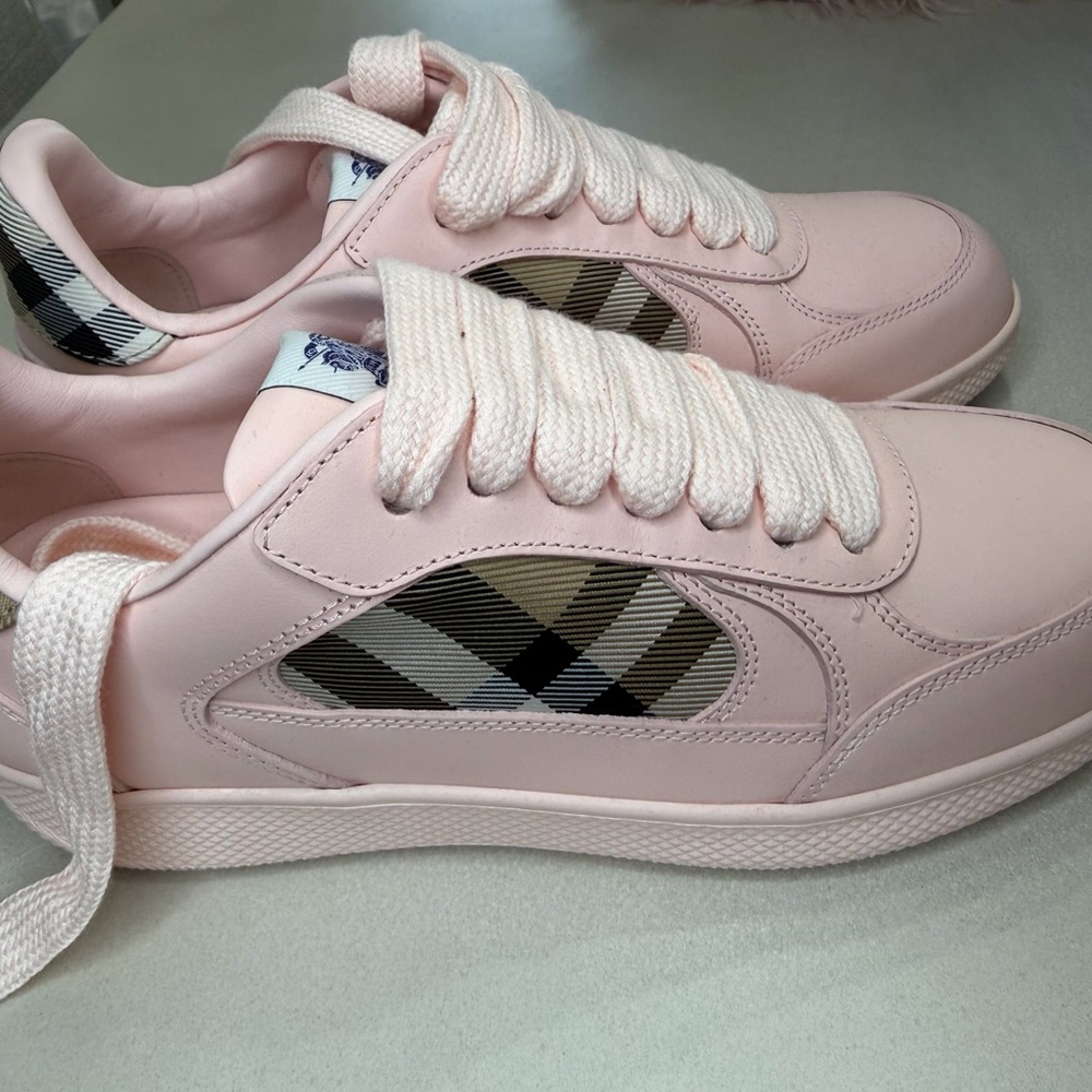 Pink Women’s Burberry Sneakers Size 8 New Never Worn